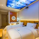 Dequan Luxury Hotel National Exhibition Center Wangjing Bridge Branch The Subway Is Right Outside The Door Coffee, Fruits, Snacks, A Gym And A Laundry Room Are Provided For Free In The Lobby
